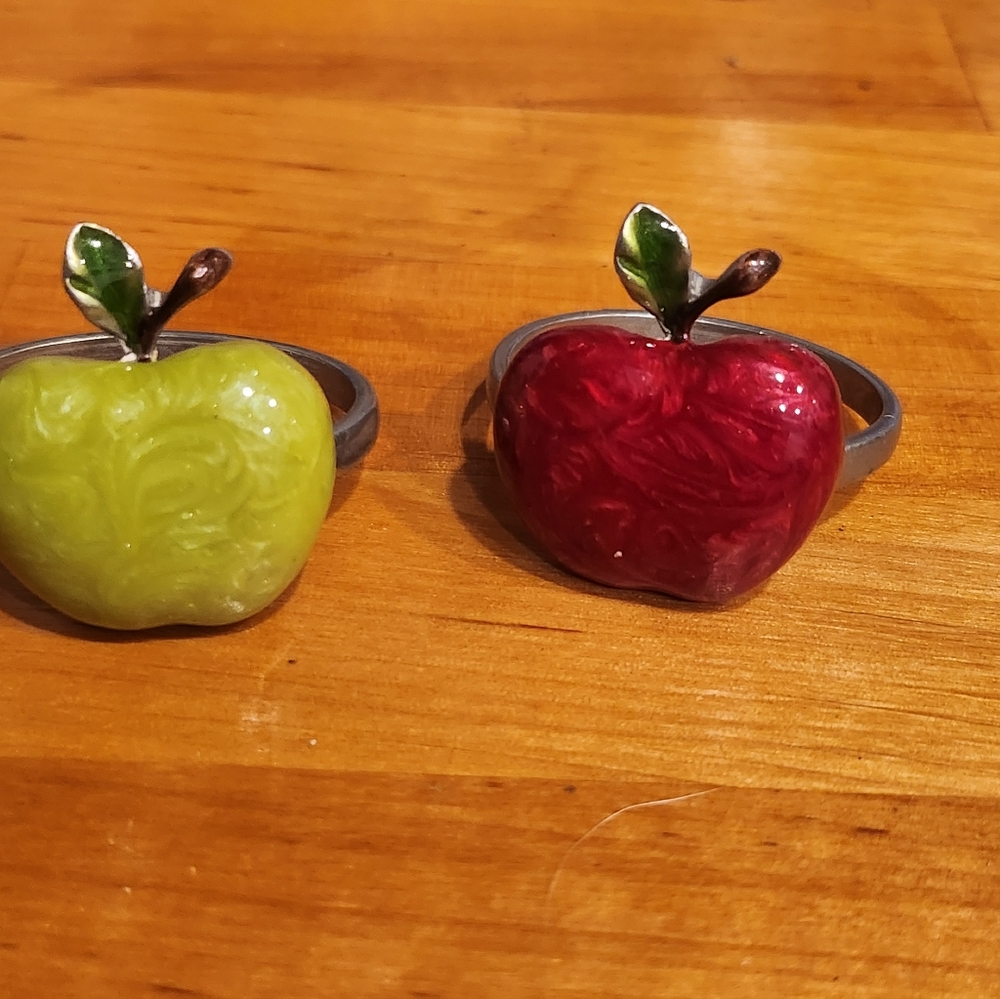 1 Red And 1 Green Apple Napkin Rings